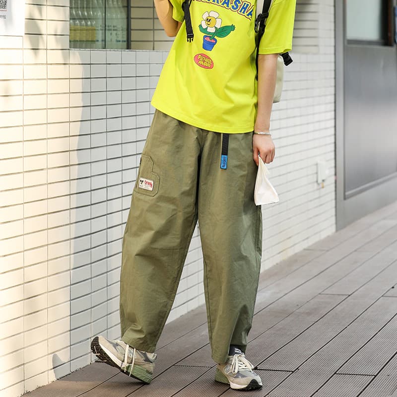 チノパン 機能的ポケット付きゆったりイージーワイドパンツ